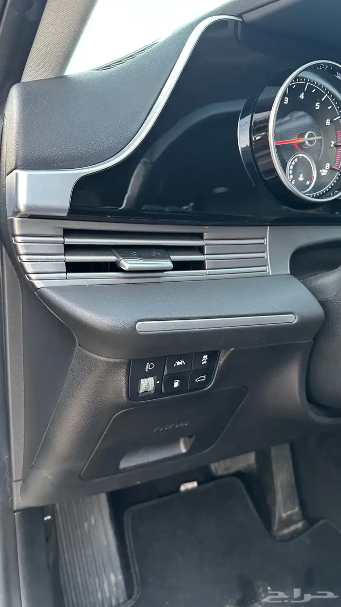 ازيرا بنزينv6 بطاقه جمركيه 20