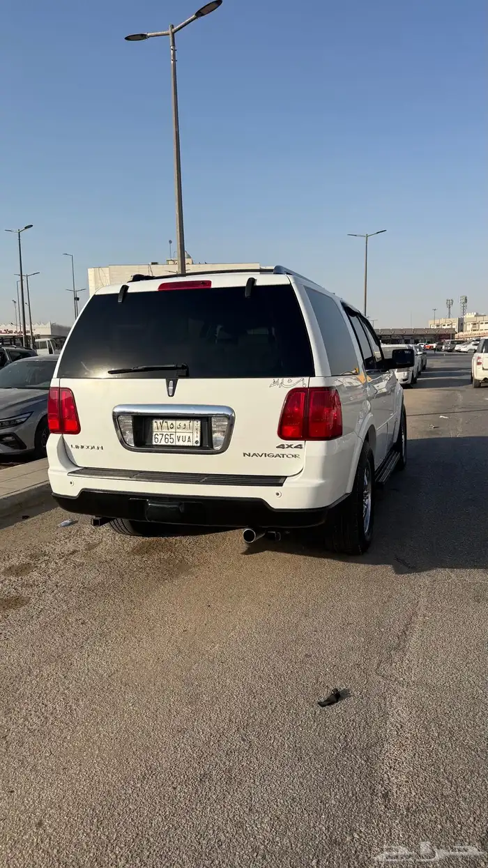 جيب لينكولن نافيجتور موديل 2005 4