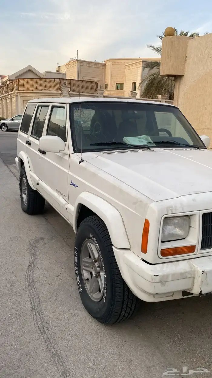للبيع جيب شيروكي موديل 1998 نظيف استخدام شتوي فقط 0