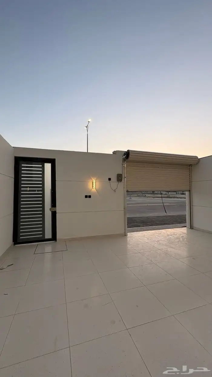 للبيع شقه دور ارضي 16