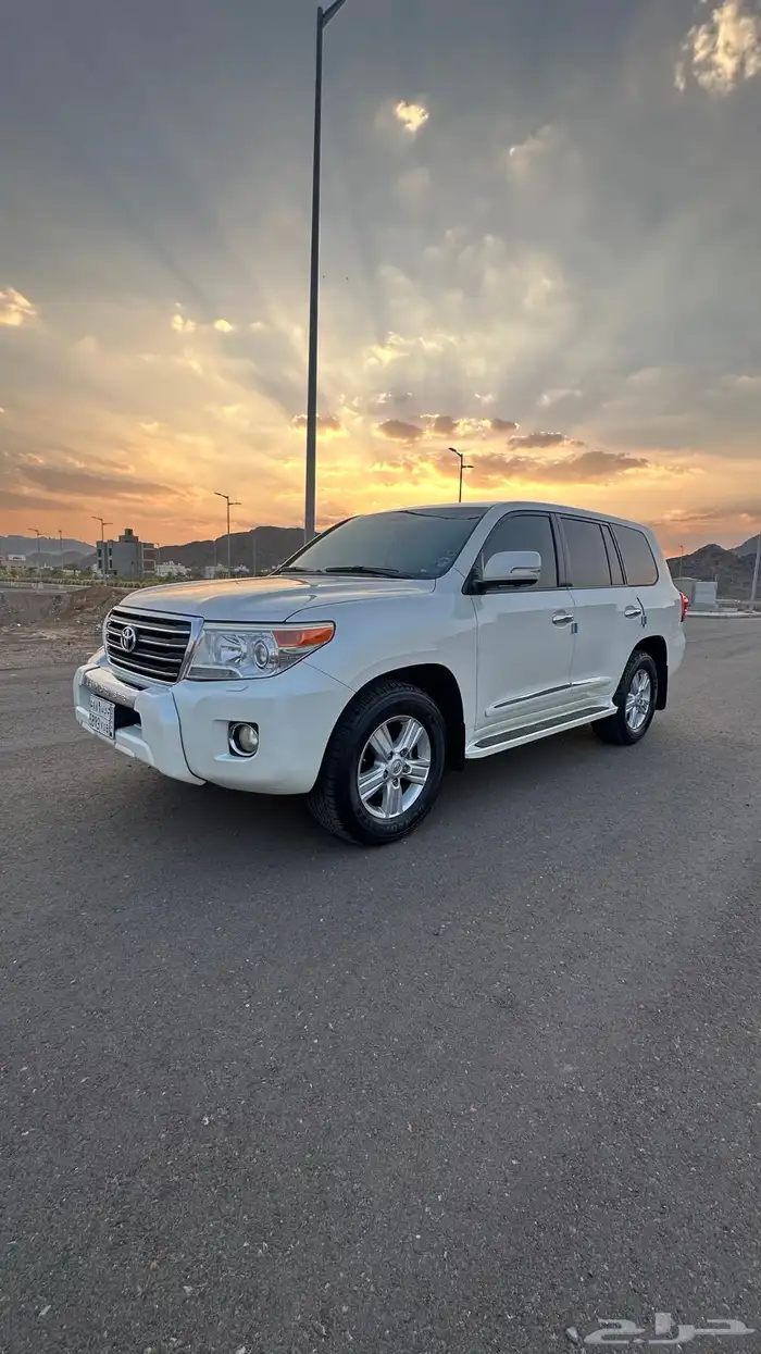 لندكروزر 2013 فل كامل ممشى 220 2
