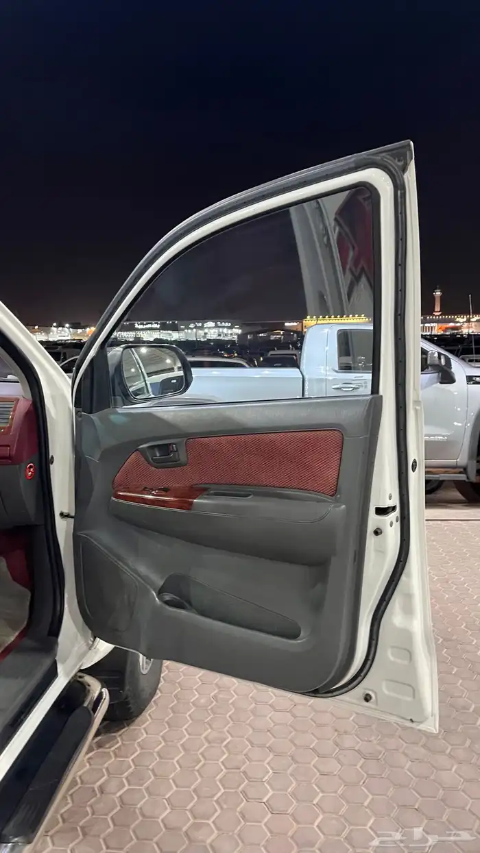 هايلكس دبل قير اتماتيك عداد قليل جدا تم البيع 24