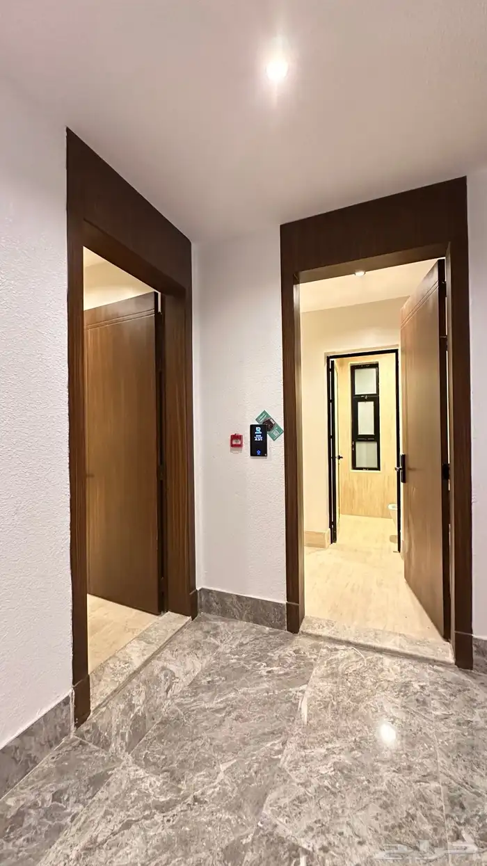 شقة بتصميم مودرن للايجار حي الشعلة 0