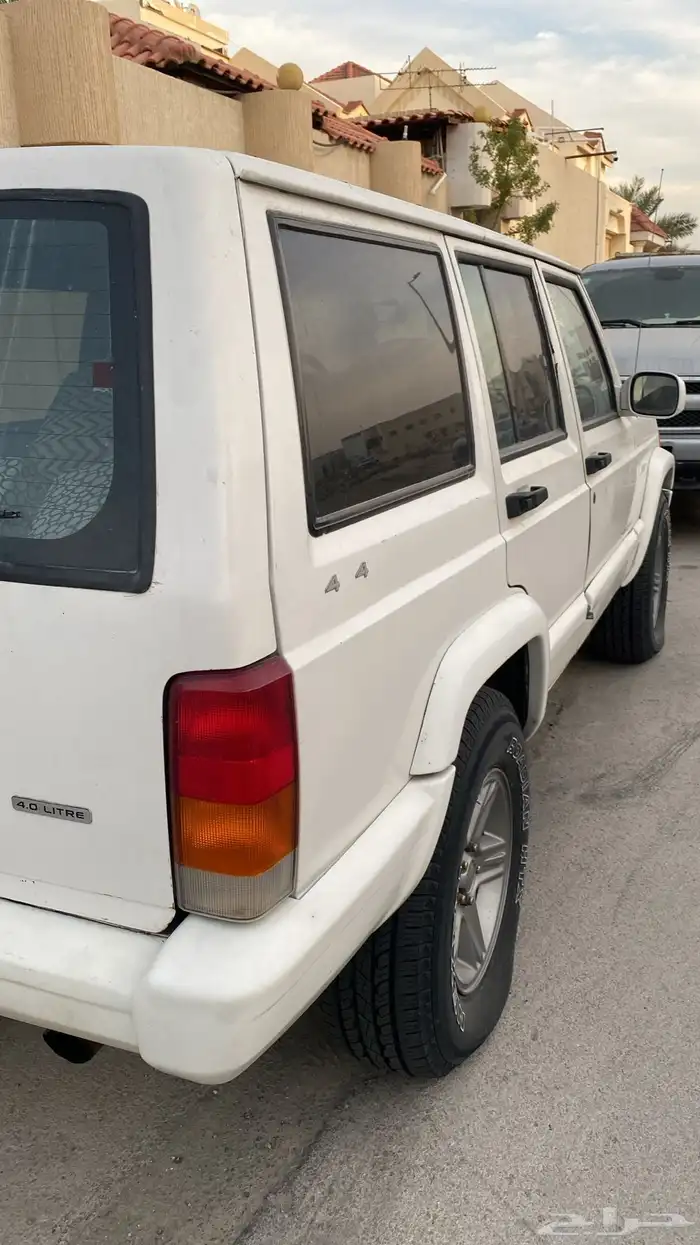 للبيع جيب شيروكي موديل 1998 نظيف استخدام شتوي فقط 2