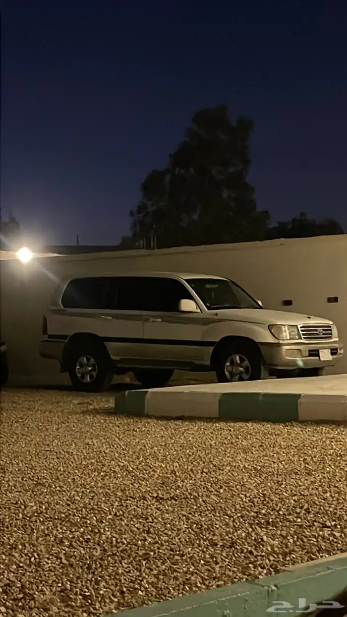 للبيع جيب صالون 2001 1