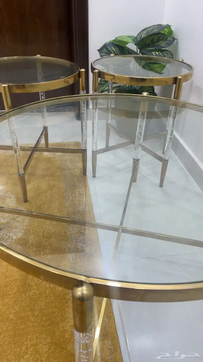 طاولات استخدام نضيف جدددا جديده معها اربع طاولات خدمه 0