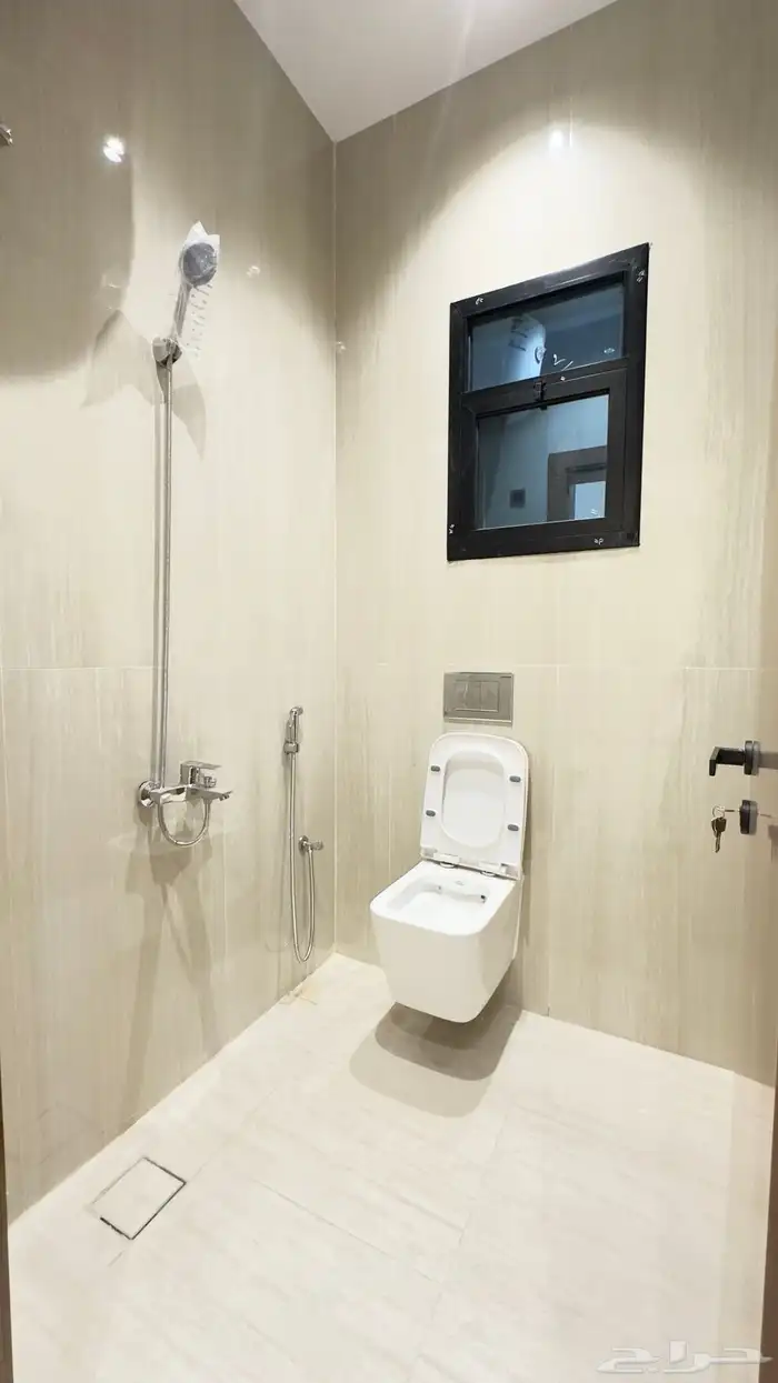 للبيع شقه دبلكس المساحه 230متر 5