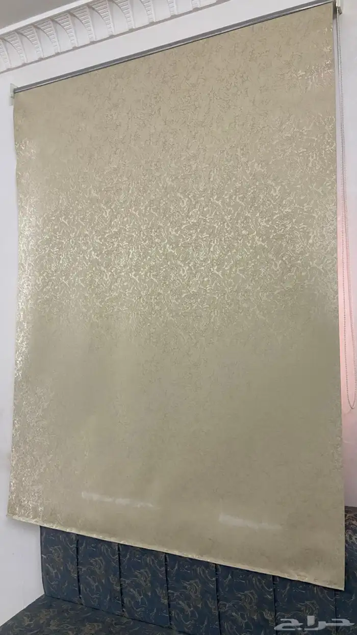 ستارة رول طولها مترين والعرص متر و48 نظيفة وسليمة 1