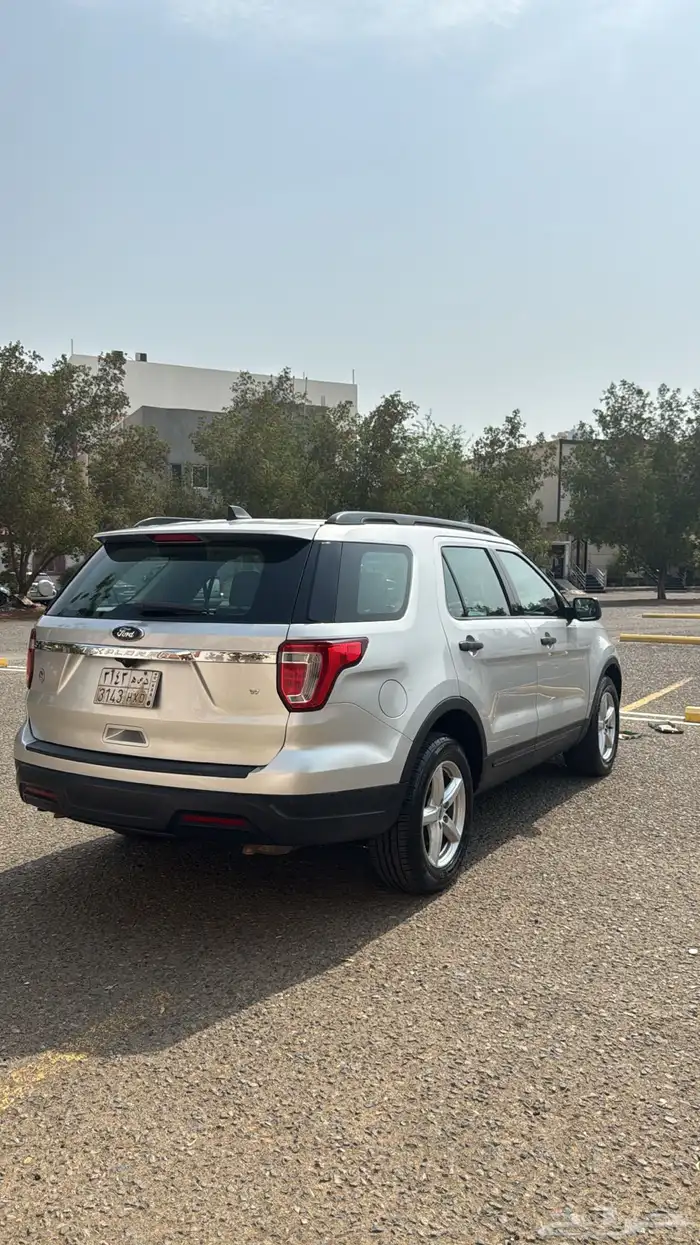 اكسبلورر 2018 نظيف V6 دبل تنفس طبيعي 39