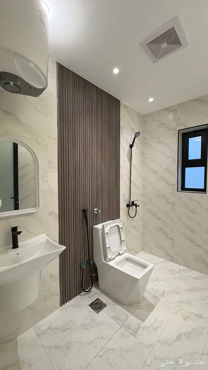 للبيع شقه دور ارضي 14