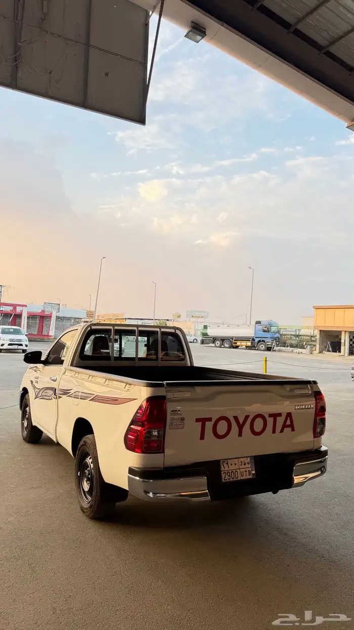 تويوتا هايلوكس 2025 ديزل العداد 13 الف وكاله 2