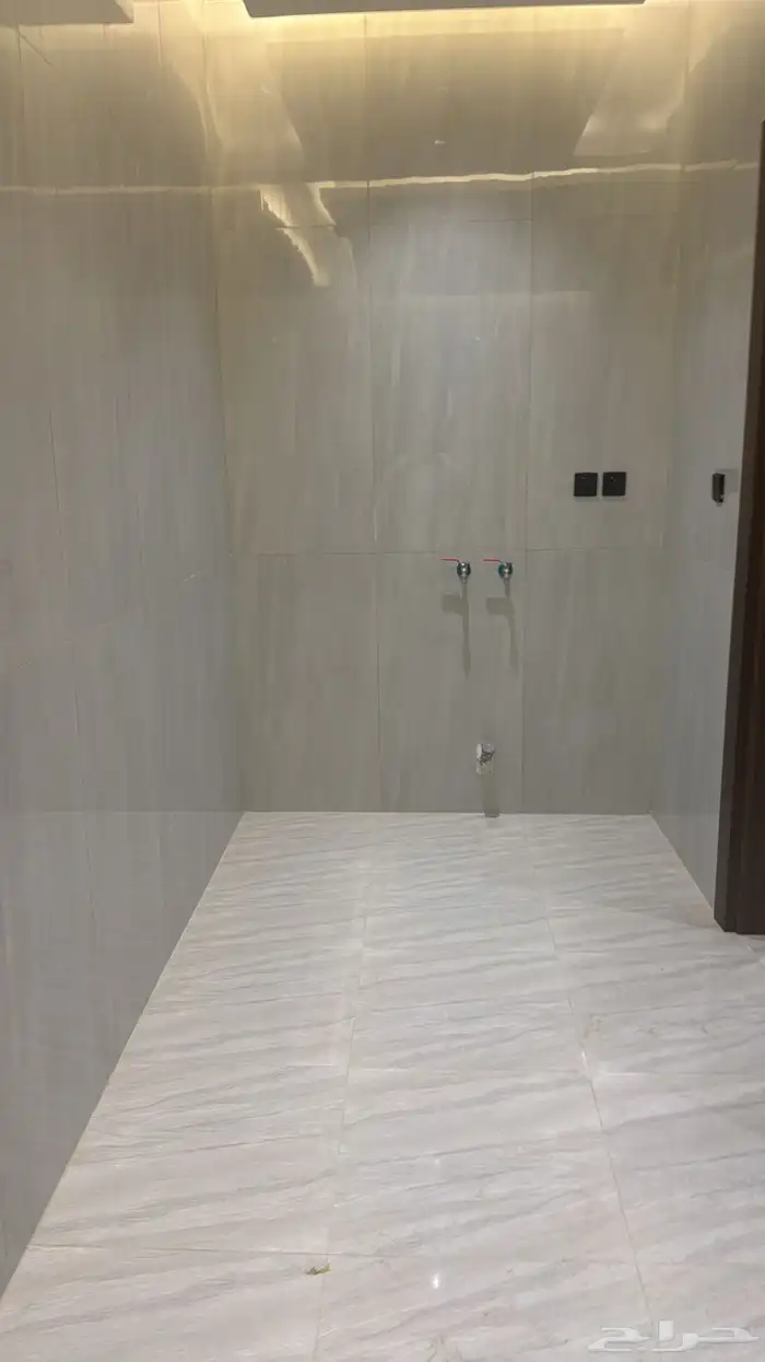 للبيع عمارة جاهزة للسكن في مخطط السلام المساحة 360م2 10