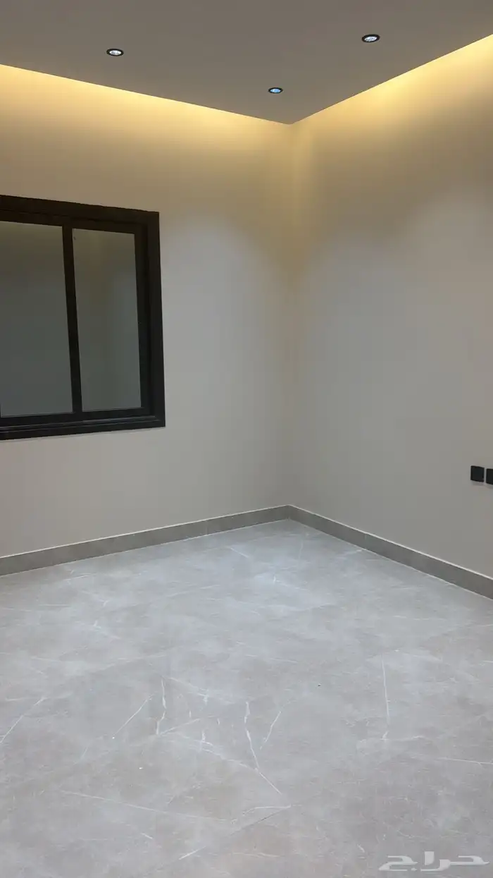 للبيع عمارة جاهزة للسكن في مخطط السلام المساحة 360م2 16