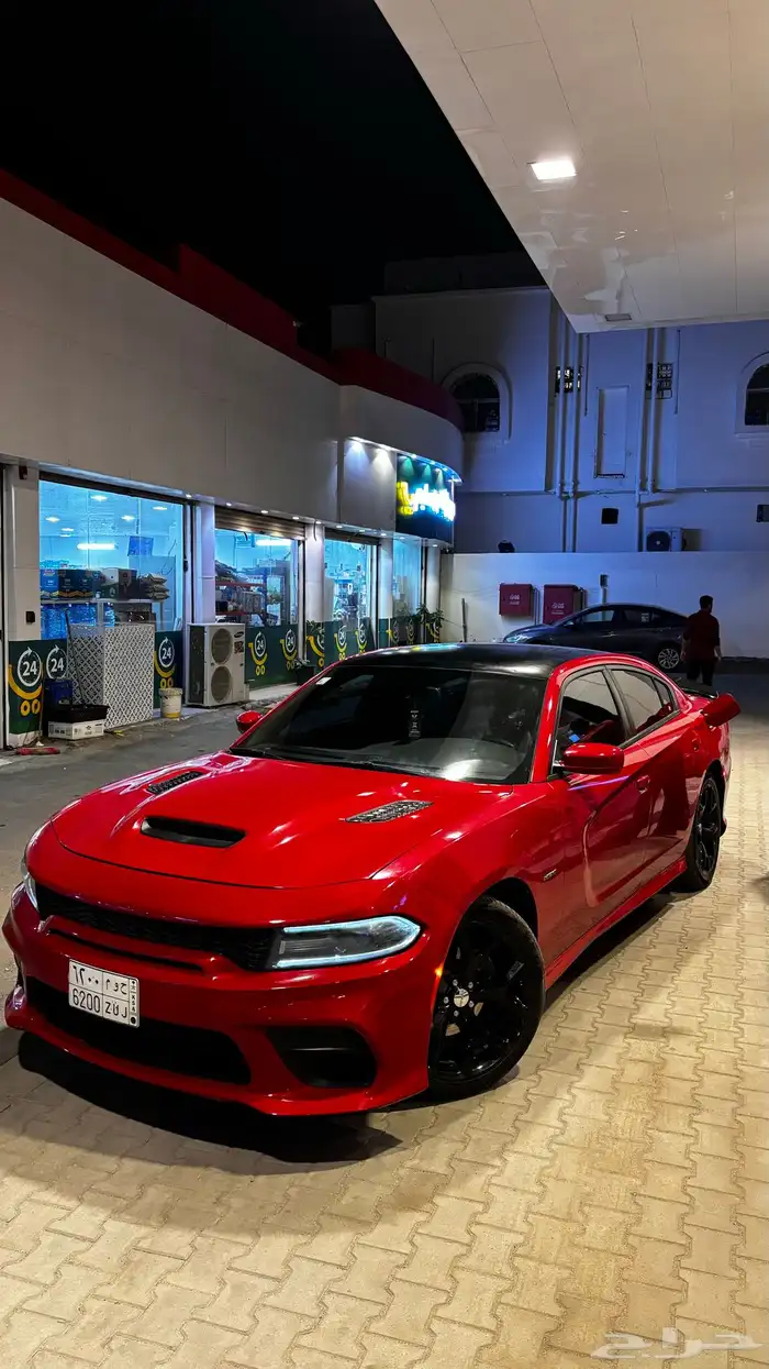 دودج اتشارجر 2015للبيع فئة الموتر SXT 6vماشي 300الف 2