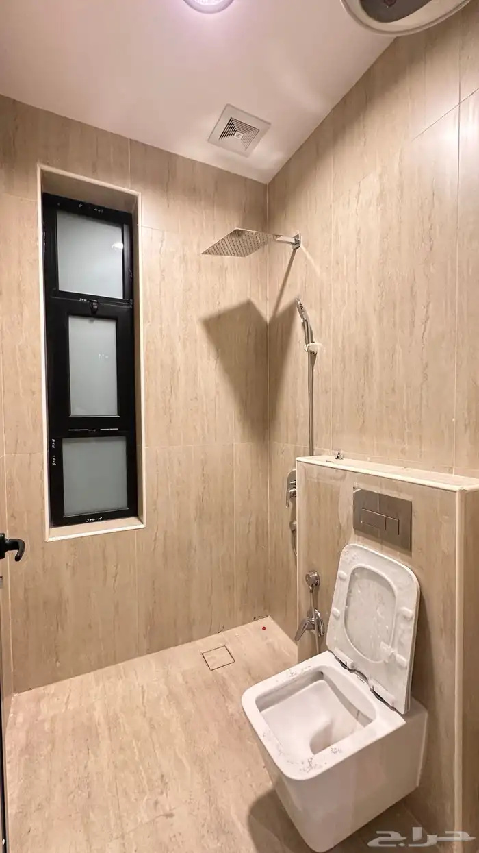 شقة بتصميم مودرن للايجار حي الشعلة 3