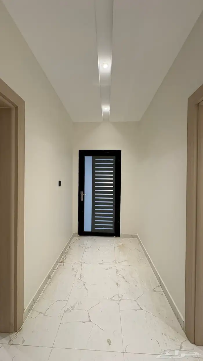 للبيع شقه دور ارضي 8