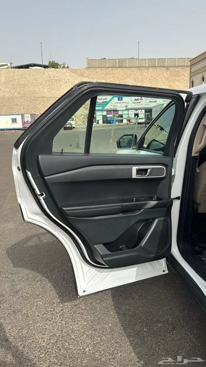 اكسبلورر 2021 نظيف V6 تنفس طبيعي دبل 25