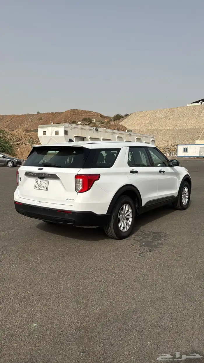اكسبلورر 2021 نظيف V6 تنفس طبيعي دبل 10