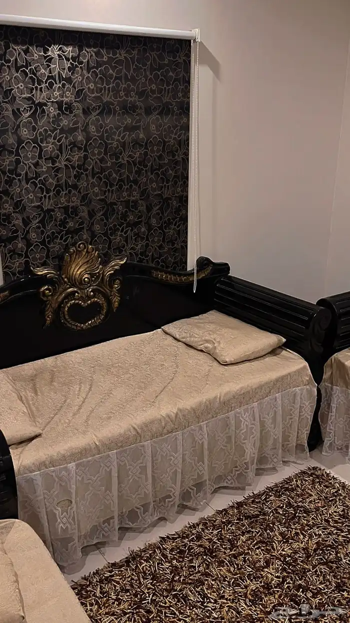 ثلاث كراسي تفصيل للبيع مع ملحقاتها 2