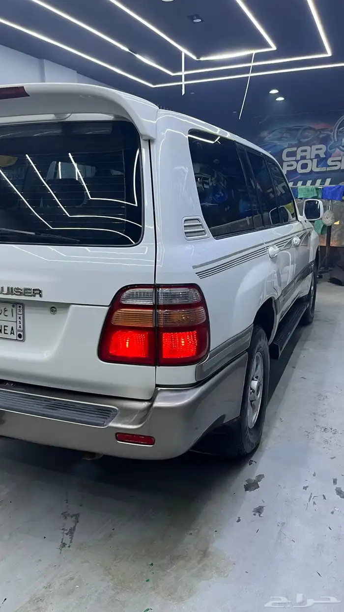 لاندكروزر 2000 4