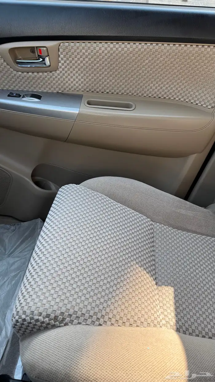 للبيع تويوتا فورتشنر 2014 بحالة الوكاله بدي وكاله 30