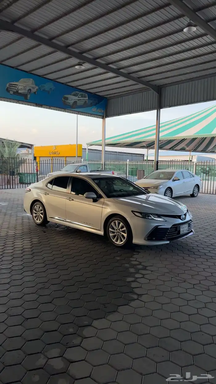 كامري 2023 سعودي فل كامل (بنزين) ب 93.000 2