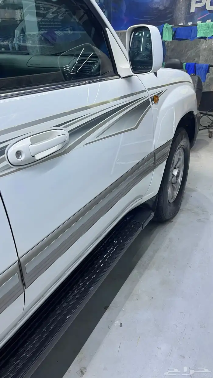 لاندكروزر 2000 3