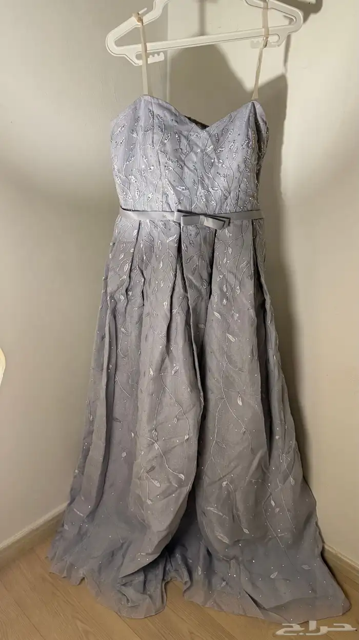 فستان مناسبات فساتين اعراس فستان منفوش جوال ايفون17 3