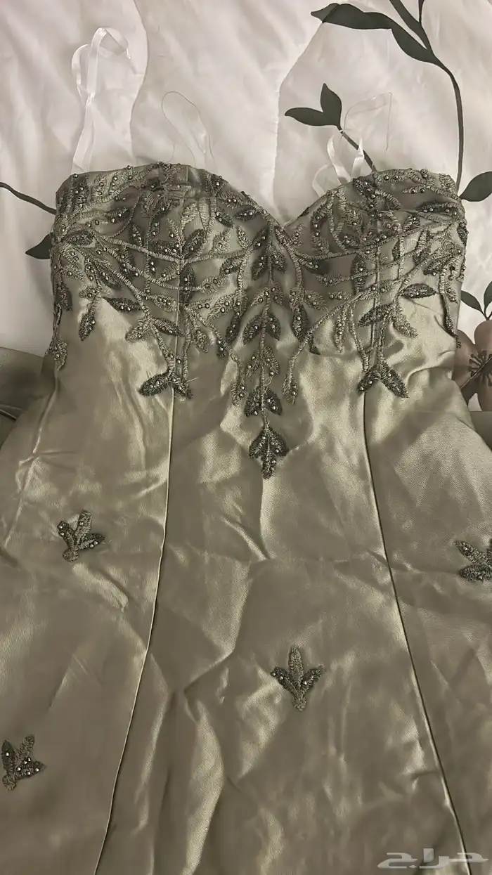 فستان نسائي 0