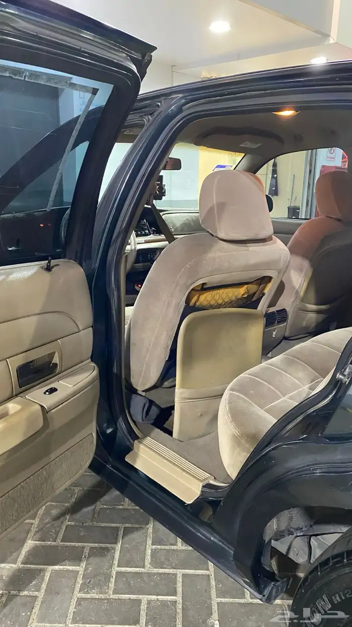 فورد فكتوريا 2003 7