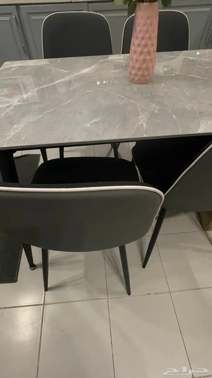 طاولة طعام رخام 4 كراسي 3