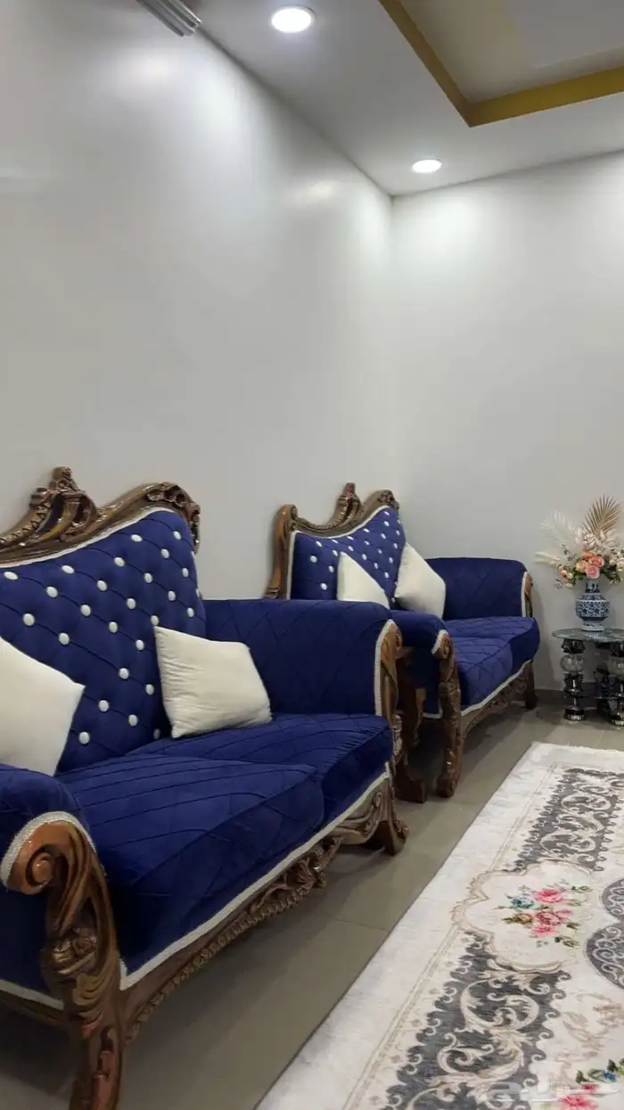 طقمين كنب مجلس نساء وكنب صالة جديده مع طقم طاولات 5