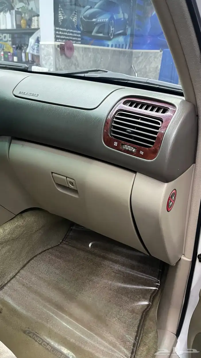 لاندكروزر 2000 5