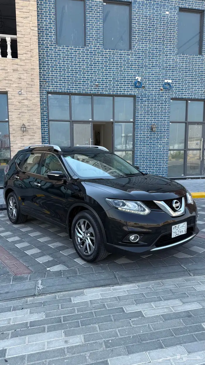 للبيع اكس تريل 2016 فل كامل - دبل 7 مقاعد 9