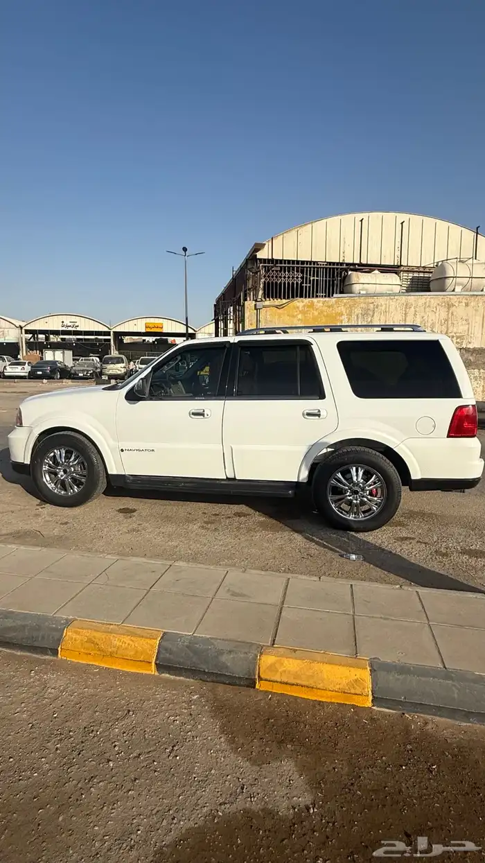 جيب لينكولن نافيجتور موديل 2005 5