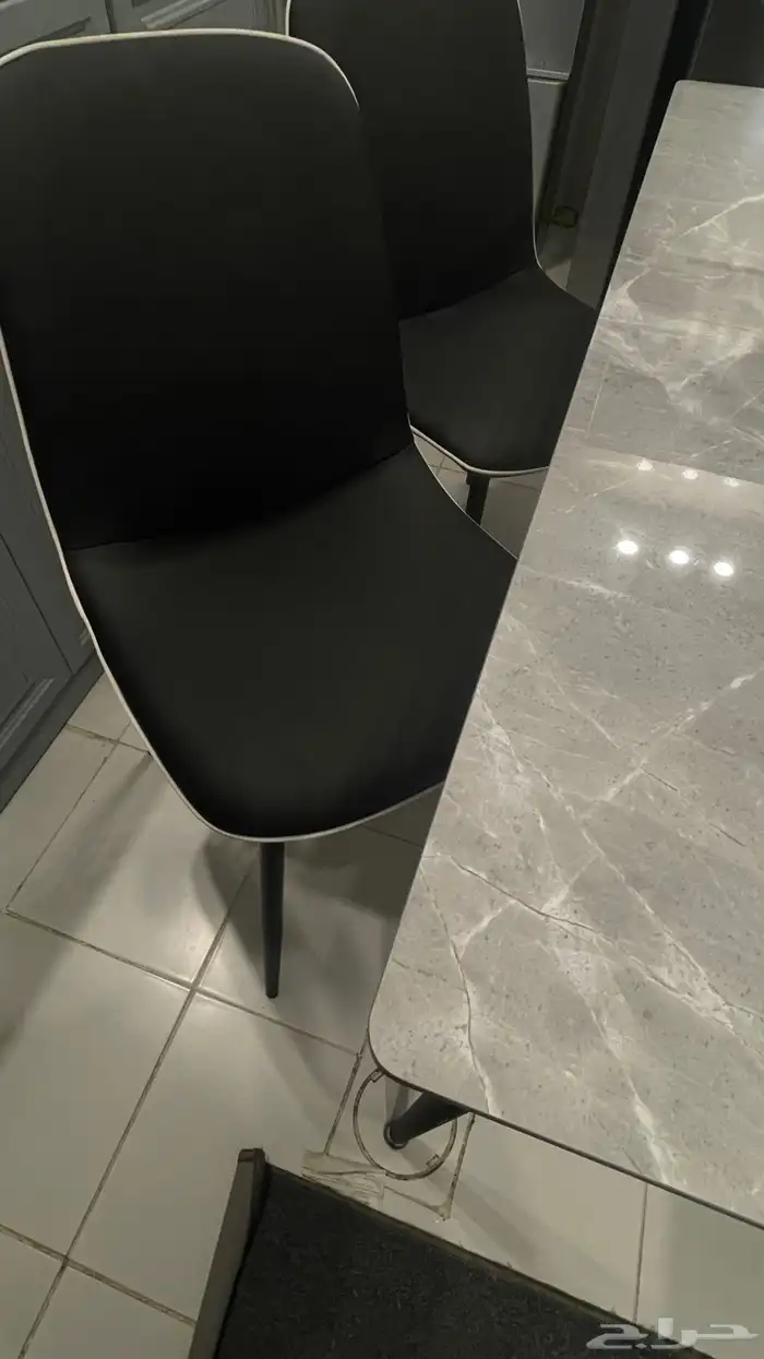 طاولة طعام رخام 4 كراسي 1