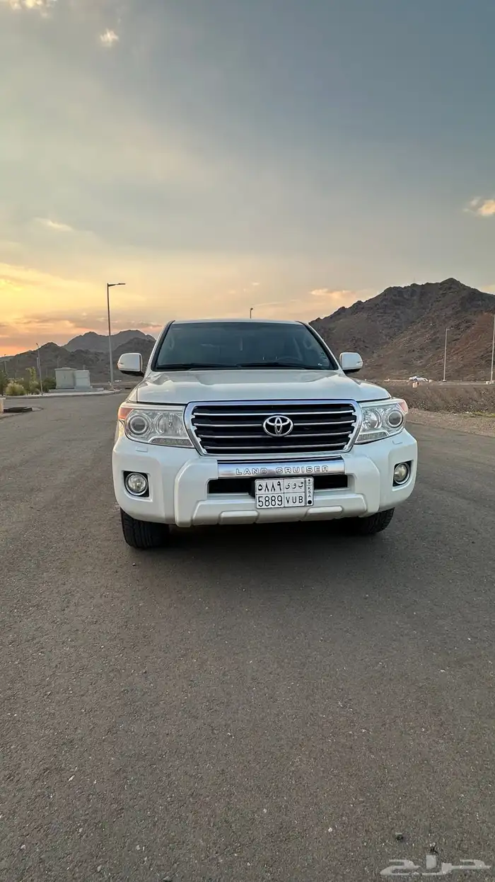 لندكروزر 2013 فل كامل ممشى 220 1