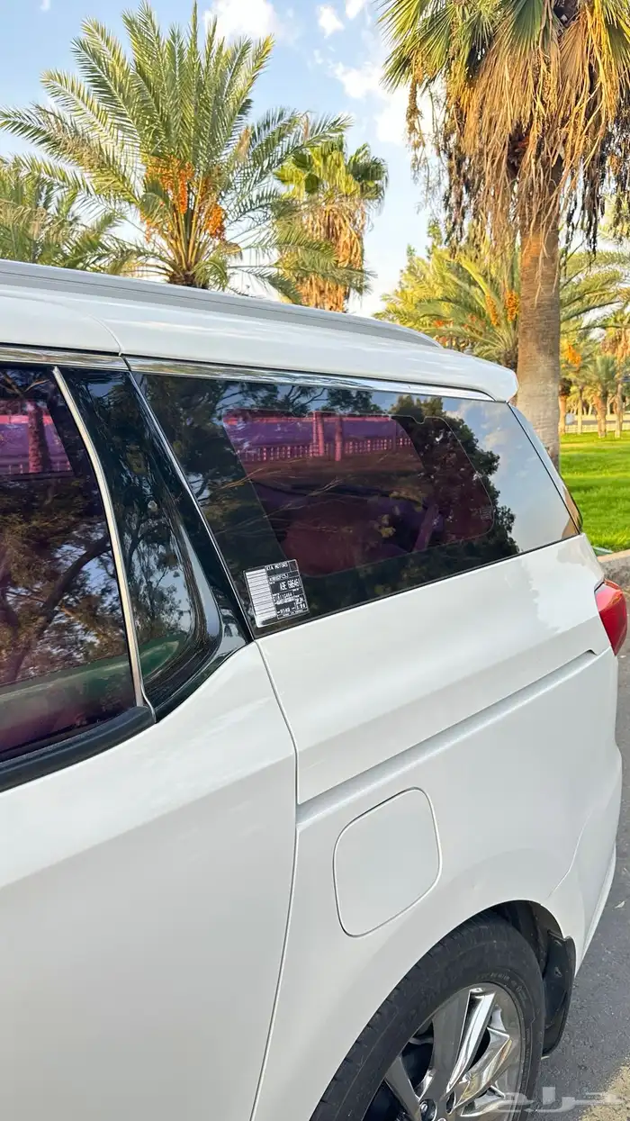 كيا كرنفال ديزل فل اوبشن 4