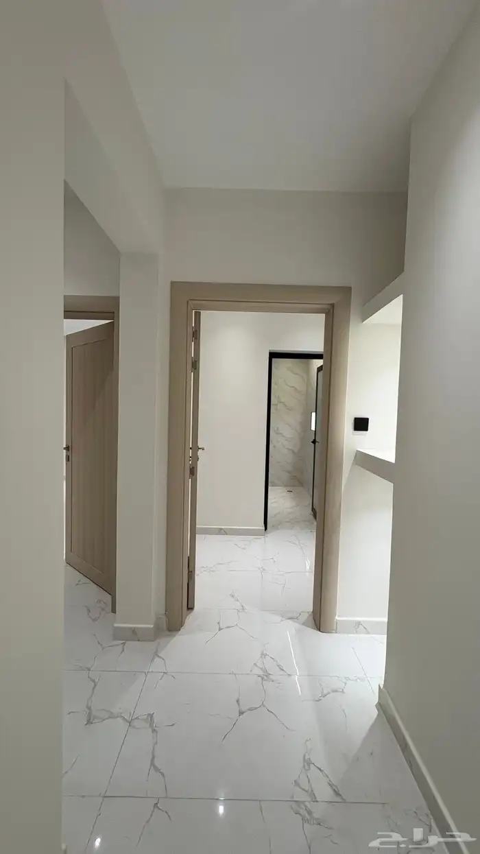 للبيع شقه دور ارضي 12