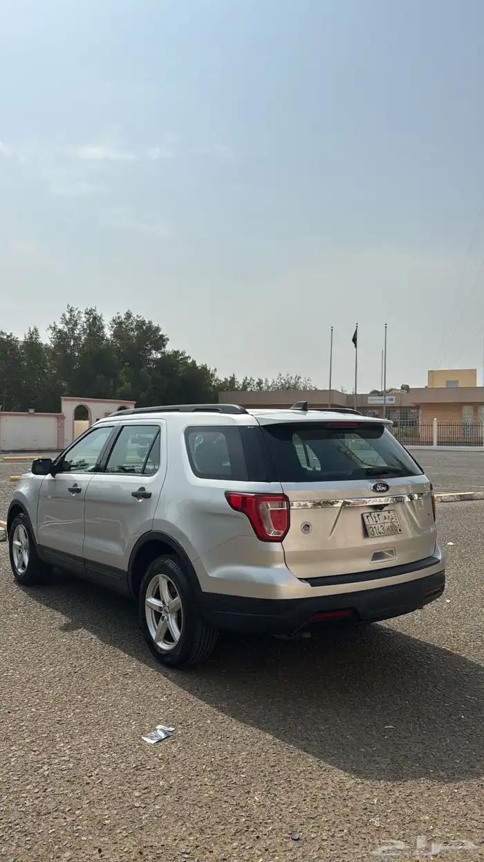 اكسبلورر 2018 نظيف V6 دبل تنفس طبيعي 41