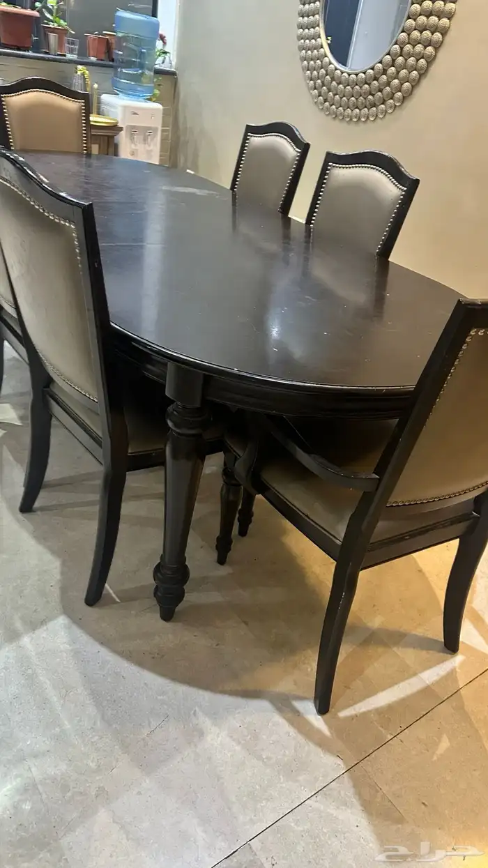 طاولة طعام مستخدمة للبيع 0