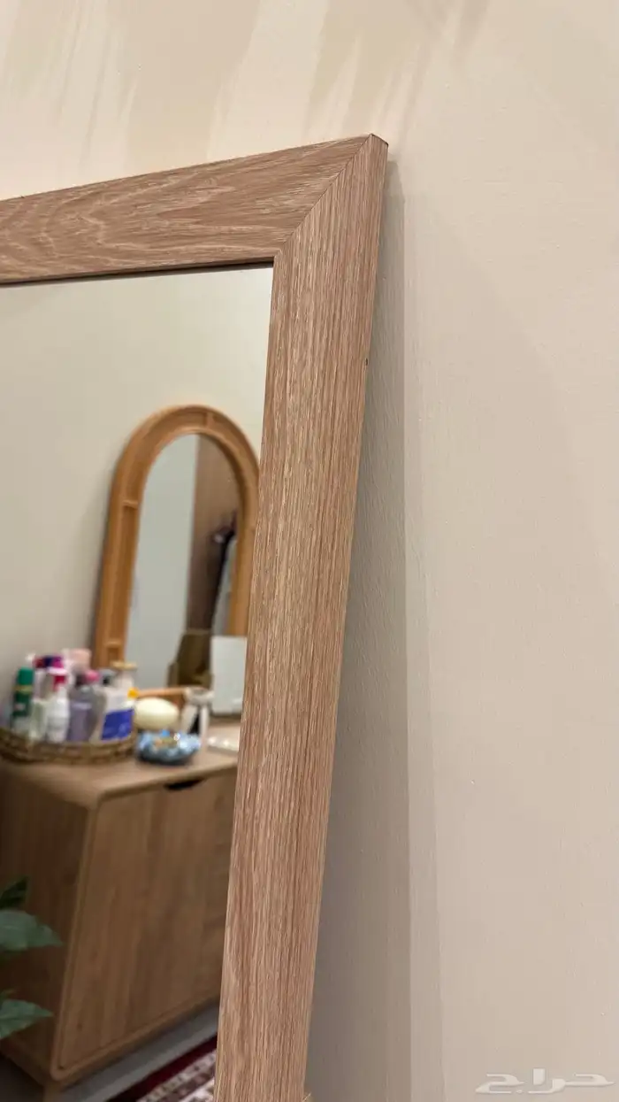 مرايه خشب طويله ارضيه من هوم بوكس 1