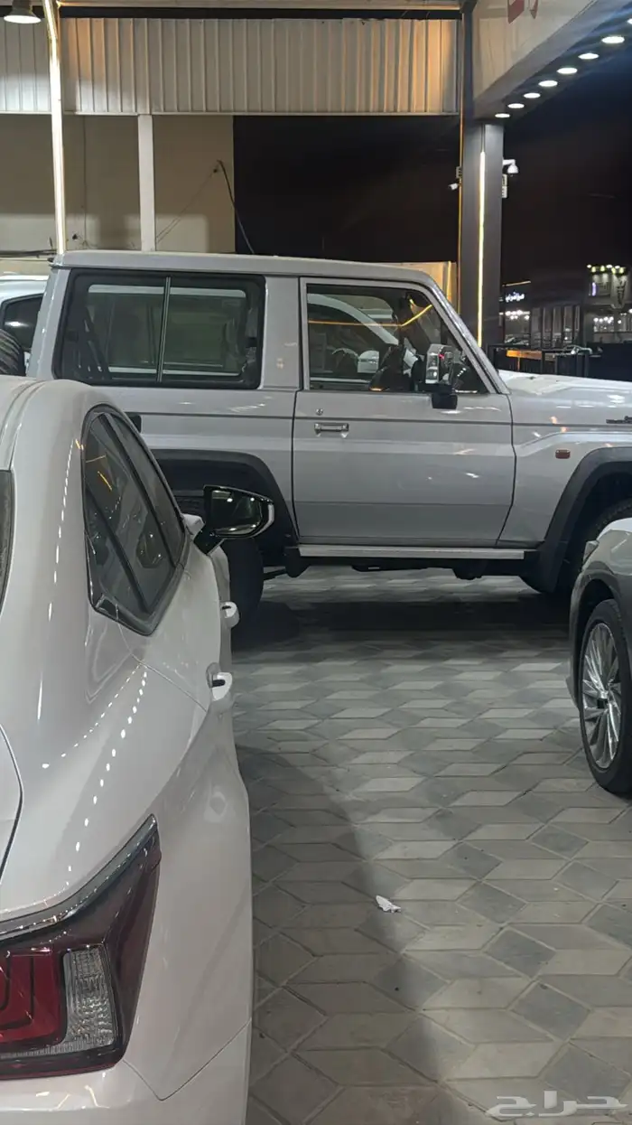 جميع انواع السيارات لكزس لندكروزر فورد هوندا هيونداي 69