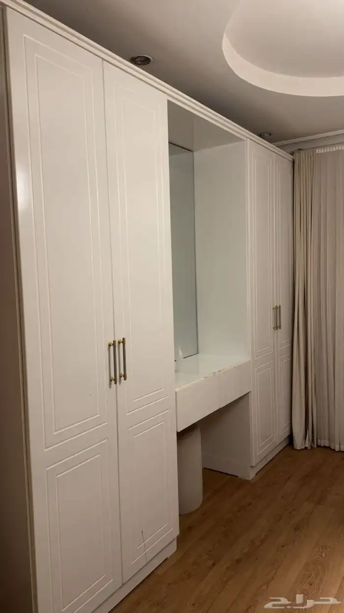 ركن كوفي ودولاب ملابس مع تسريحه 1800 0