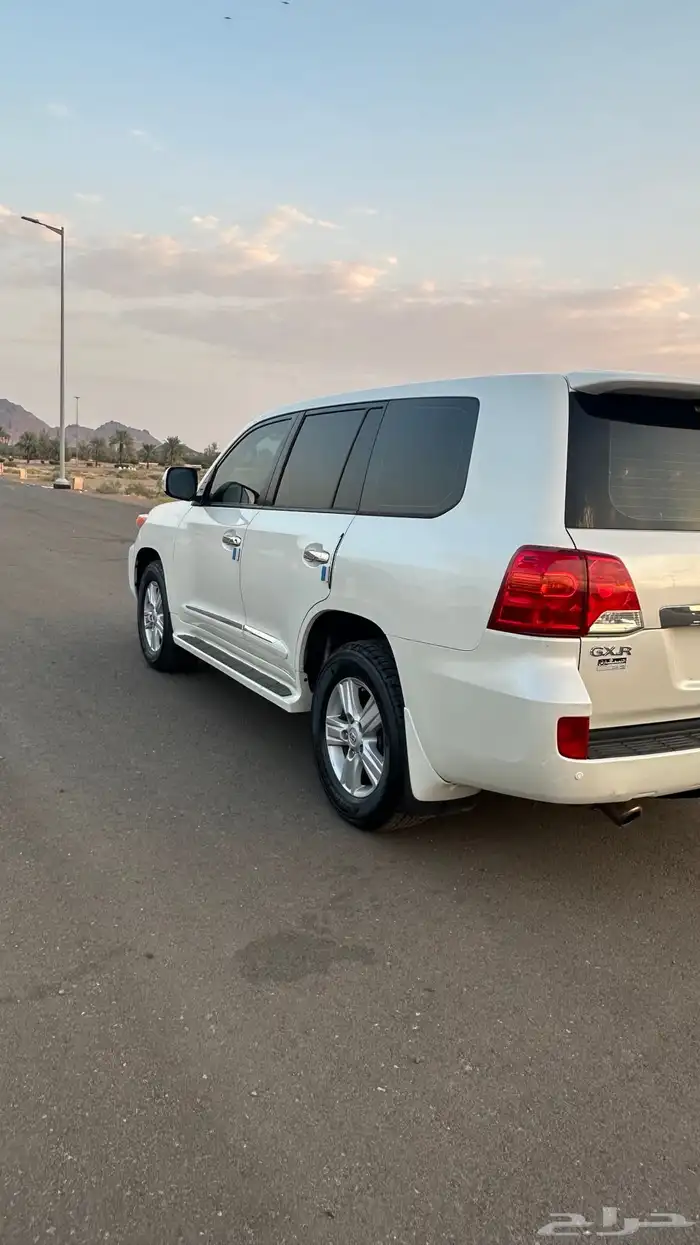 لندكروزر 2013 فل كامل ممشى 220 6