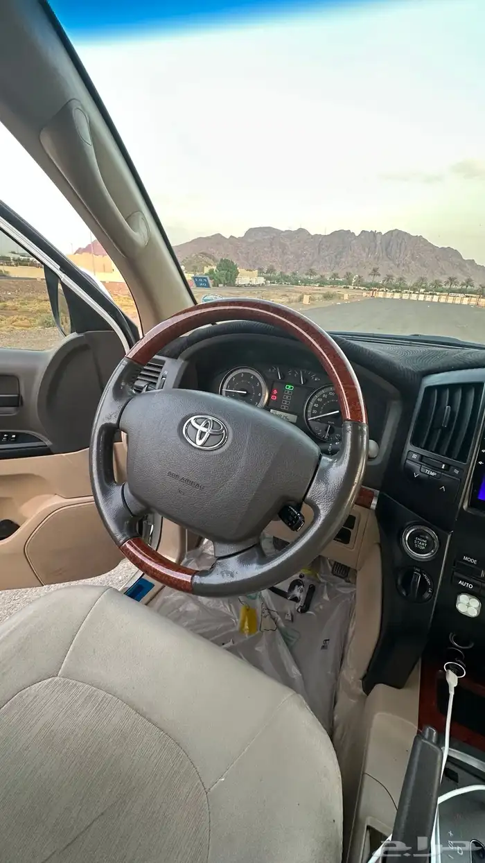 لندكروزر 2013 فل كامل ممشى 220 14