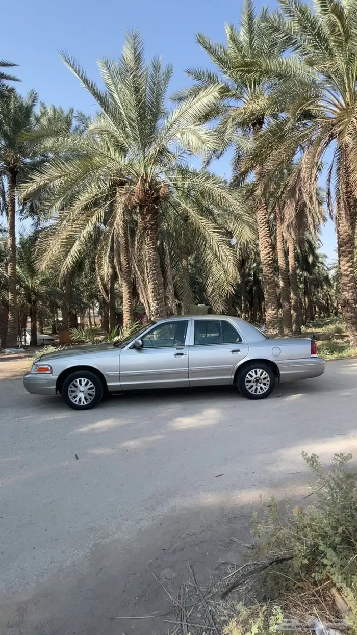 للبيع كراون فكتوريا 2004 2