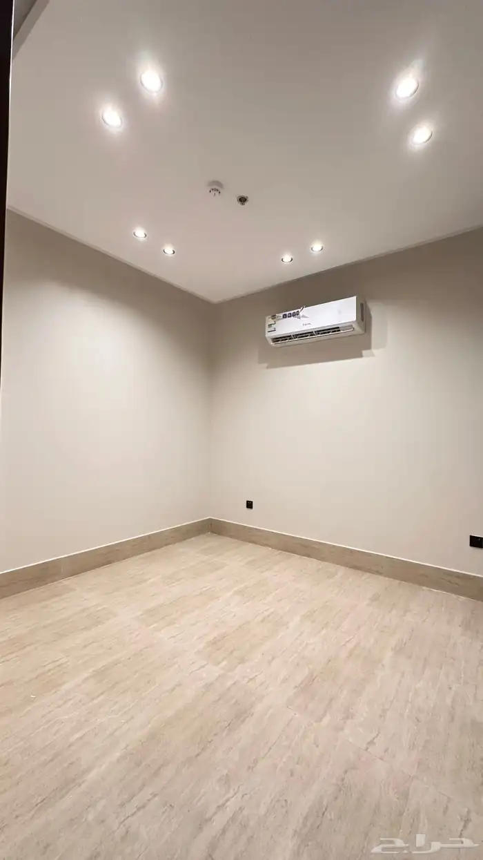 شقة بتصميم مودرن للايجار حي الشعلة 9