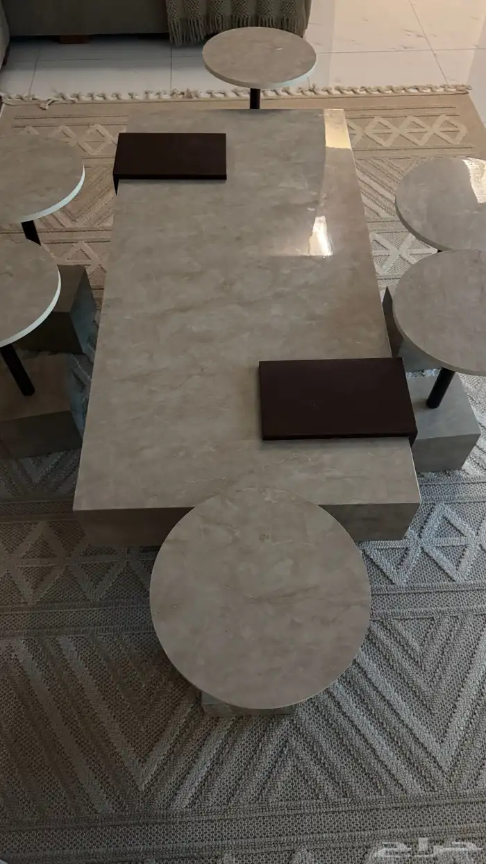 طاوله مع 6 خدمه 0