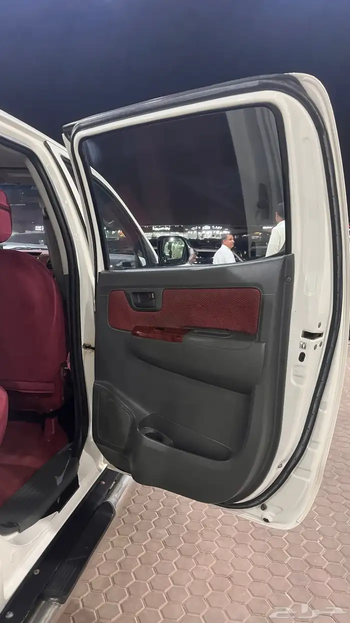 هايلكس دبل قير عايدي عداد قليل جدا 20